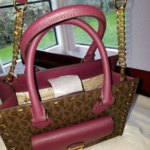 MICHAEL kors  Bridgette   BRN/PLUM MEDIUM CROSS BO